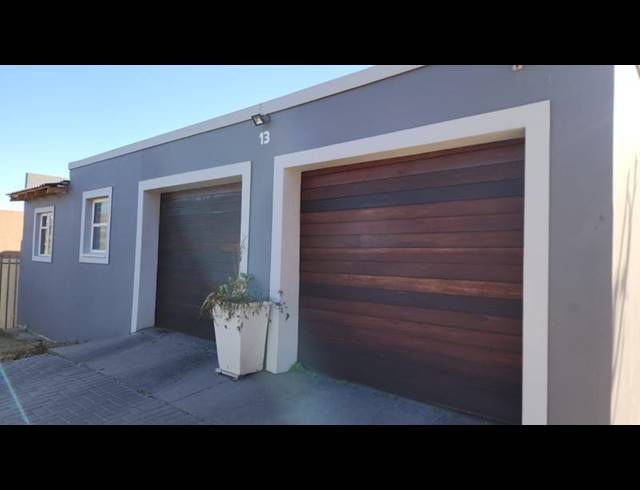 3 BEDROOM HOUSE FOR SALE IN SECUNDA CENTRAL